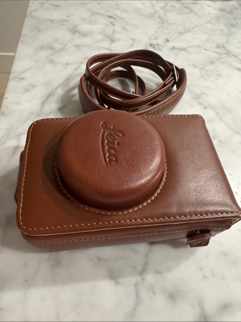 Leica Brown Leather Compact Camera case - Picture 3 of 5